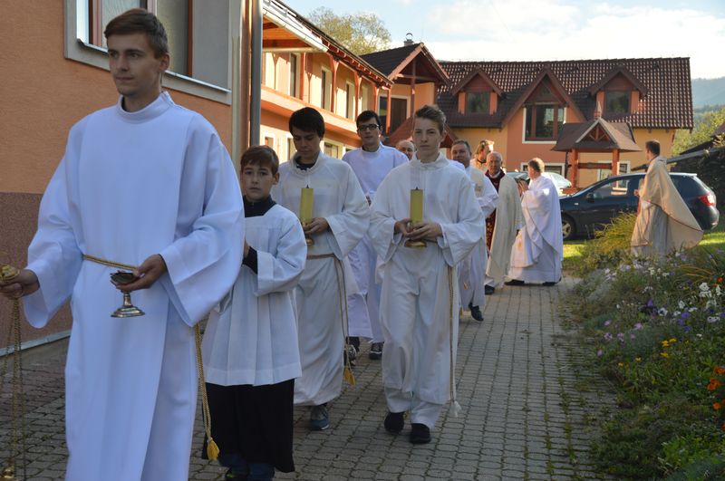 Fotogaléria Michalské hody 2018 - Slávnostná svätá omša slávená k výročiu konsekrácie kostola v Pohronskej Polhore (17) Michalské hody 2018 - Slávnostná svätá omša slávená k výročiu konsekrácie kostola v Pohronskej Polhore